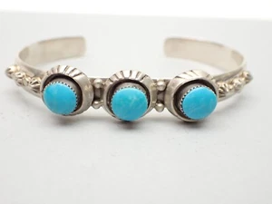Navajo Turquoise Signed Running Bear Cuff Bracelet 3-Stone 925 Sterling Silver - Picture 1 of 12
