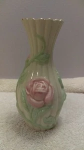 Lenox Bud Vase Beautiful Raised Pink Roses Wrapping around OH2476 - Picture 1 of 6