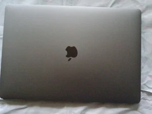 Apple MacBook Pro 16 Zoll 2019 (512GB SSD, Intel Core i7, 2,60GHz, 16GB)... - Bild 1 von 11