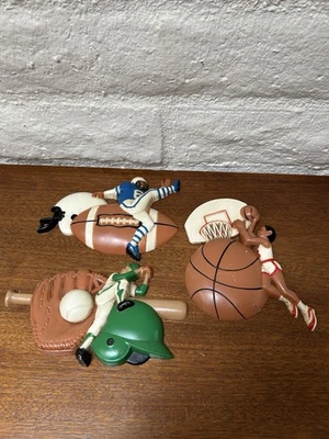 Decoração de parede esportiva vintage Burwood 1991 quarto infantil 3213 - 3 peças futebol americano de beisebol.. - Imagem 1 de 4