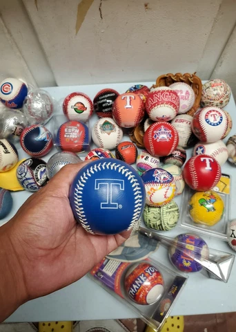 Texas Rangers CHEVRON baseball ball Souvenir Collector's   this ball is NEW Cover