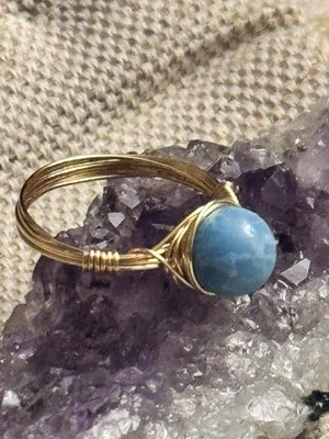 Anillo Envolvente Alambre Chapado en Oro Natural Azul Piedra Larimar Boho Cóctel Talla 8 Foto 1 de 2
