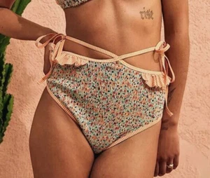 Urban Outfitters Wild Lovers Honey West Bikini Bottoms Sz Small RRP £30 - Picture 1 of 3