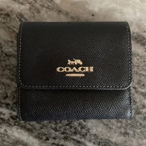 COACH Women’s Trifold Small Wallet In Crossgrain Leather New - Picture 1 of 4