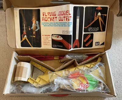 Kit de conjunto de cohete modelo volador MPC de colección R-904 12" Pioneer (circa 1970) NIOB Foto 1 de 4