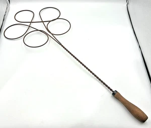 Antiker rustikaler Teppich Teppich Staubschläger verdrehter Draht mit Holzgriff 27,5" - Bild 1 von 7