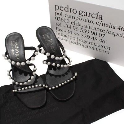 Sandalias Pedro Garcia NWB Xeeba Tacón Perlado Tirantes Talla 38 EE. UU. 8 en Negro Satinado Foto 1 de 4