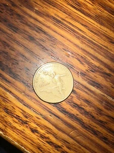 Australian $1 One Dollar coin year 2005 World War 1939-1945 Peace Collectable - Picture 1 of 3