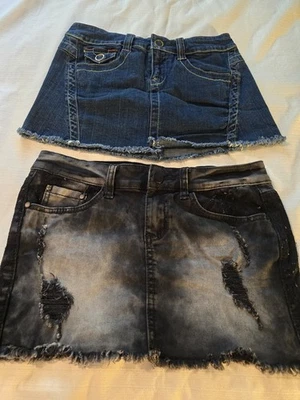 Lot Of 2 Women's Size 5/6 Jean Mini Skirts Rue 21 Blue Asphalt Euc - Image 1 of 4