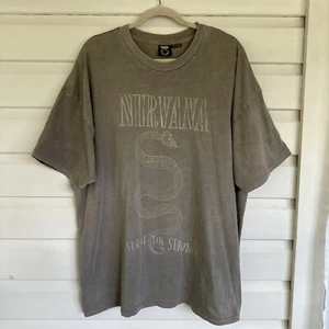 Nirvana T-Shirt Mens Size L/XL Grey Cotton “Serve The Servants” - Foto 1 di 18