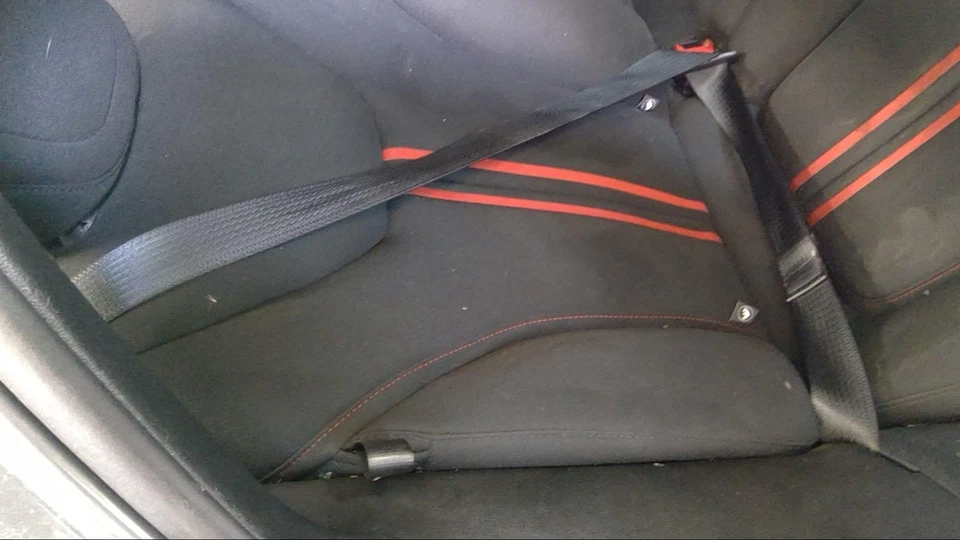Used Rear Seat Belt Rear fits: 2013 Dodge Dart Rear Grade A Foto 1 de 4