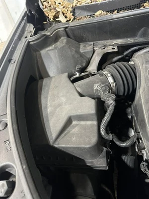 Conjunto de filtro de aire usado se adapta a: Cadillac Srx 2012 grado A Foto 1 de 4