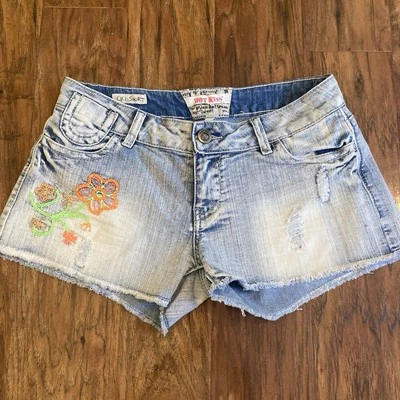 Y2K Hot Kiss CiCi Low Rise Denim Shorts with. Embroidered Flowers, Women’s 7 - Image 1 of 4