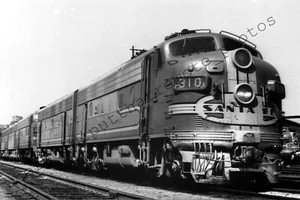 Atchison Topeka & Santa Fe ATSF 310 EMD F7A Chicago ILL 1965 Foto (ZJ) - Bild 1 von 2
