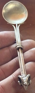 Alter kleiner Sammellöffel aus Silber - geschnitzter Belierkopf - Bild 1 von 14