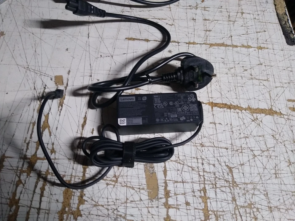 Genuine Lenovo 65W USB C Type C Charger 20v With Power Cable - Image 1 of 3