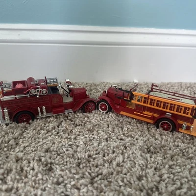 Signature Models Fire Trucks Lot Of 2-1926 Ford Model T & 1928 REO - Image 1 of 4