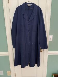Red Cap Lab Coat Size 56R Blue Pre-owned. Snap Closures. Some White Marks.
