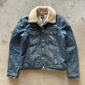 Gap Damen Sherpa gefütterte Vintage Denim Trucker Jacke blau Knopfleiste Größe Small - Bild 1 von 5