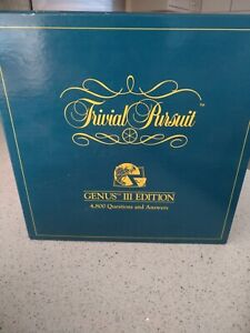 Hasbro Trivial Pursuit Classic Edition Board Game - C1940