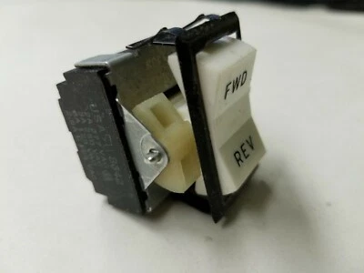 Cutler-Hammer/Eaton - 8130K20J15V51 - 3 Position DPDT Motor Reversing Switch - Image 1 of 4