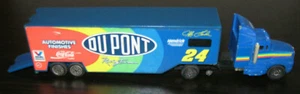 NASCAR-JEFF GORDON #24-CHAMPIONS-SEMI+TRACTOR-1:64 SCALE-BROKEN WHEEL+MINI CAR - Picture 1 of 7