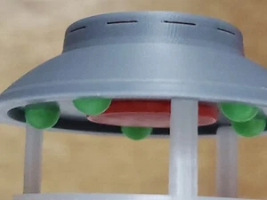 The Invaders UFO/Flying Saucer - Tiny - With Stand - Picture 1 of 5