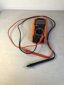 KLEIN TOOLS MM300 DIGITAL MULTI-METER IN GOOD CONDITION J645 - Picture 1 of 9