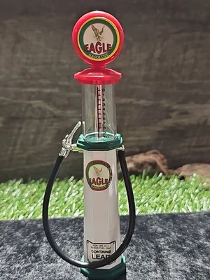 Road Signature 1:18 Scale Eagle Gas Pump Replica Diecast And Plastic No Box - Image 1 of 4