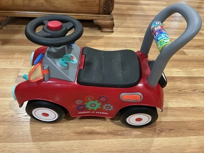 Radio Flyer Niños Pequeños Coches de paseo Buggy Juguetes de empuje Caminante para edades Foto 1 de 4