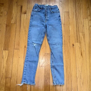 Jeans Agolde tiro alto Nico dobladillo crudo ajustados rectos azules desgastados botones mosca 24 - Imagen 1 de 10