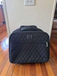 Vera Bradley Travel Roller - Picture 1 of 6