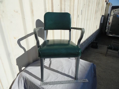STEELCASE INDUSTRIAL PLUSH TANKER ARMCHAIR  Classic Green 1960 VINTAGE CHAIR Cover