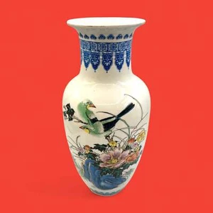 Hand-Painted Chinese Vase with Pheasant Bird Motif 1970s Blue Floral Pottery - Bild 1 von 10