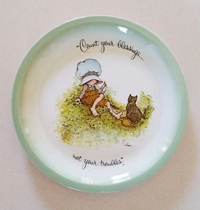 Plato de coleccionista vintage de saludos americanos de Holly Hobbie cuenta tus bendiciones - Imagen 1 de 3