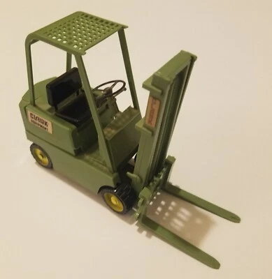 Clark Forklift Dealer Promo. Incentives to Industry.  - Image 1 of 4