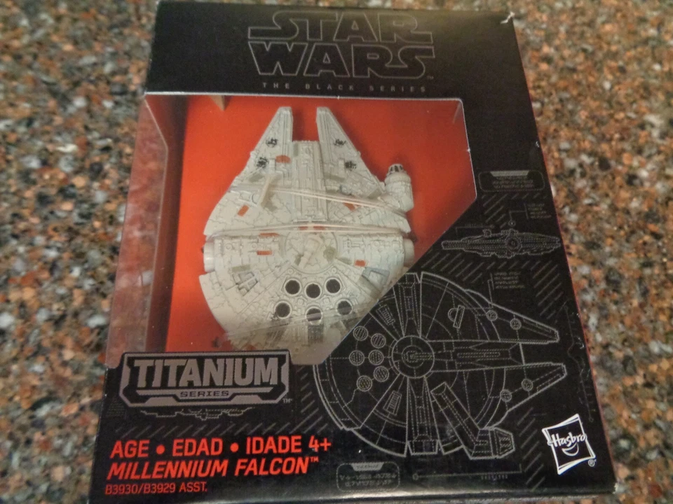 Star Wars The Force Awakens Black Series Titanium out 01 Millennium Falcon