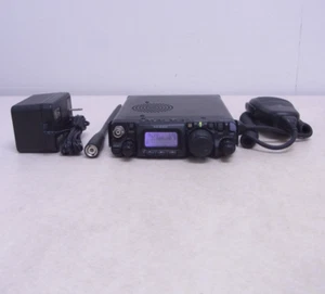 YAESU FT-817ND HF/50/144/430MHz Amatorskie nadajniki-odbiorniki radiowe Ham Testowane - Zdjęcie 1 z 10