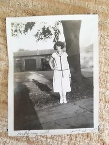 GIRL FROM CHICAGO VISITING MCHENRY,ILL,AUG 23,1925.VTG 4.5" x 3.3" PHOTO*SP10 - Picture 1 of 3