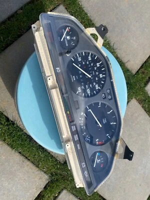 1984-1993 BMW E30 325i 318i 325e VDO SPEEDOMETER INSTRUMENT CLUSTER - Image 1 of 4