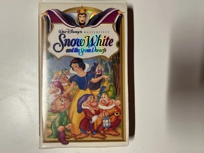 Snow White and the Seven Dwarfs (VHS, 1994) Clamshell Walt Disney Masterpiece - Image 1 of 4