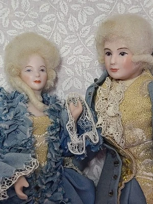 Muñecas de artista de porcelana en miniatura vintage únicas en su clase pareja colonial Foto 1 de 4