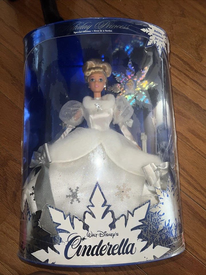 1996 年迪士尼灰姑娘假日公主芭比娃娃美泰 #16090 — 第 1/1 张图片
