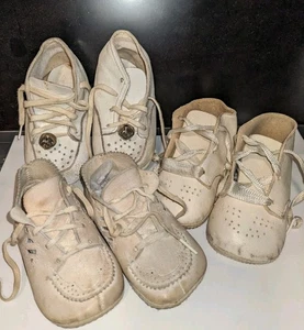 Konvolut 3 Paar Vintage weiße Leder Babyschuhe - - Bild 1 von 17