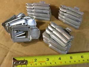 Lot of 20 Each Lyon 8000 Series Shelving Clips for Warehouse Shelves New Style - Picture 1 of 9