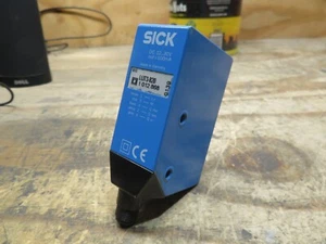 ESCÁNER / SENSOR DE LUMINISCENCIA SICK 1012868 LUT 3-820 LM - Imagen 1 de 6