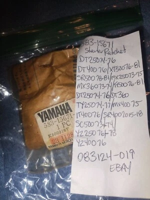 Nuevo de Lote Antiguo Yamaha 583-15671 Engranaje de Trinquete de Arranque DT250 DT400 XT500 SR500 MX250 MX360 TT Foto 1 de 4