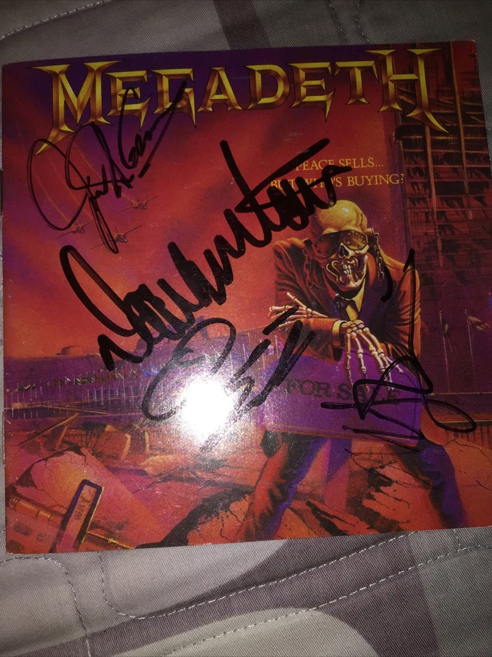 Megadeth Peace Sells Paper Booklet Signed - Imagem 1 de 4