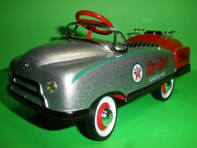 1/6 CROWN PREMIUMS TEXACO COLLECTIBEL 1948 SKY CHIEF TRUCK BMC PEDAL CAR SILVER - Image 1 of 4