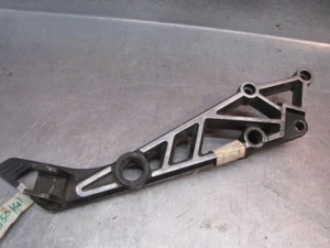 KAWASAKI GPZ305 EX305 SCHETSPLAAT RH Foot Peg Bracket Muffler Stay 35011-1163 - Imagen 1 de 2